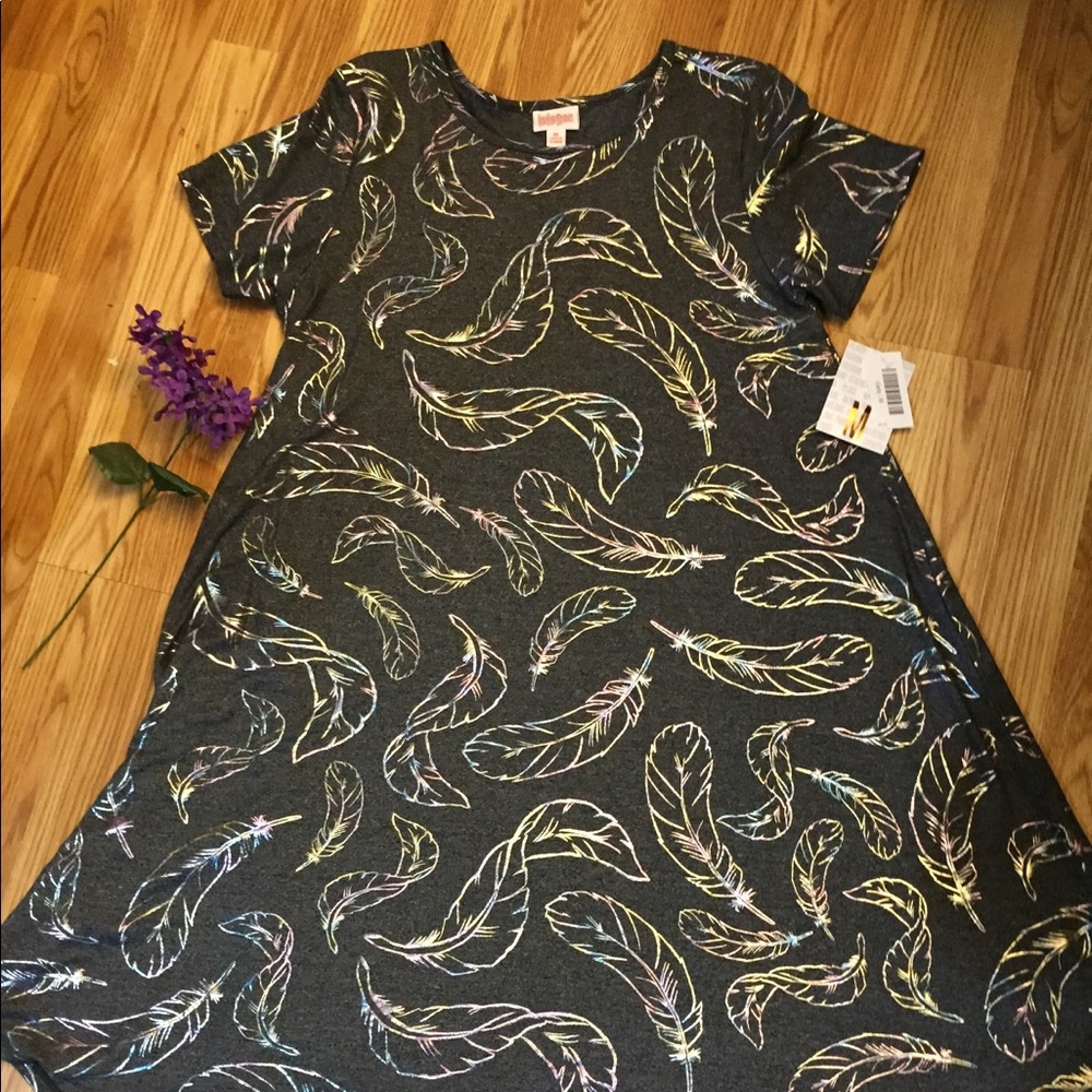 Lularoe BNWT Elegant med Carley